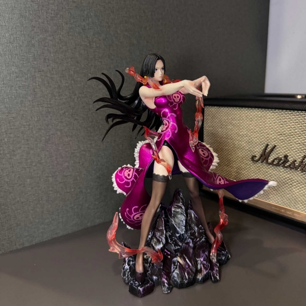 [Bản Full] Mô hình Boa Hancock bắn tim 25 cm có LED - One Piece