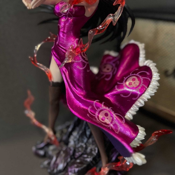 [Bản Full] Mô hình Boa Hancock bắn tim 25 cm có LED - One Piece