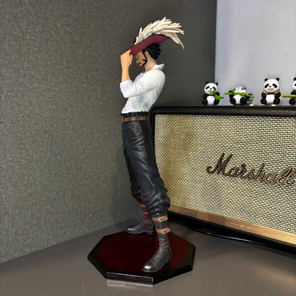 Mô hình Mihawk 29 cm - One Piece