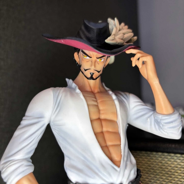 Mô hình Mihawk 29 cm - One Piece