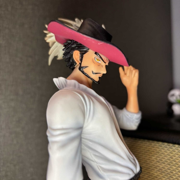 Mô hình Mihawk 29 cm - One Piece