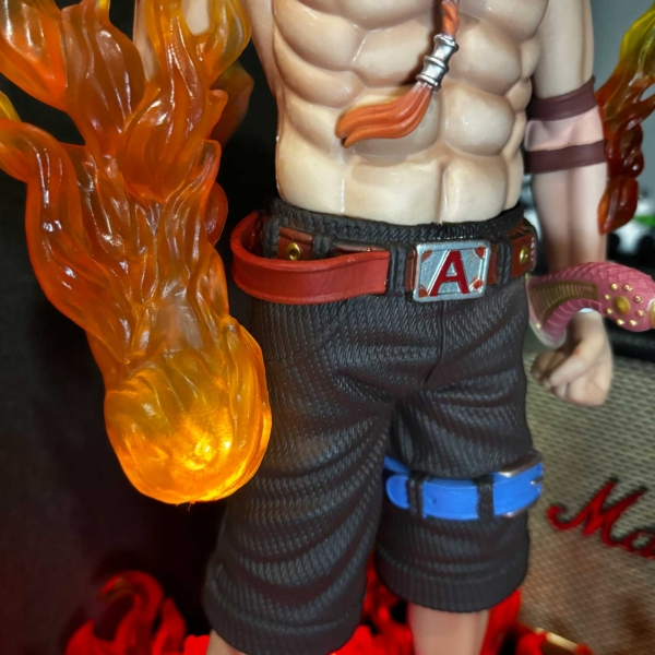 Mô hình Ace 41 cm siêu ngầu có LED - One Piece