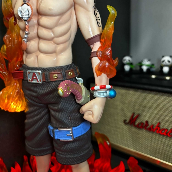 Mô hình Ace 41 cm siêu ngầu có LED - One Piece