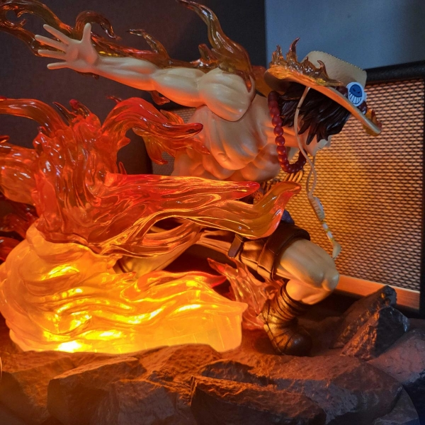 Mô hình ACE chiến đấu 24 cm có LED (usb) - One Piece