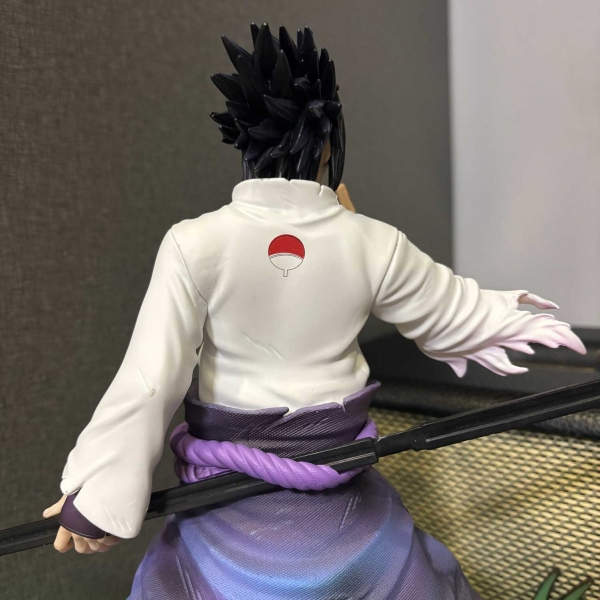 Mô hình Sasuke 31 cm có đế mới có LED - Naruto