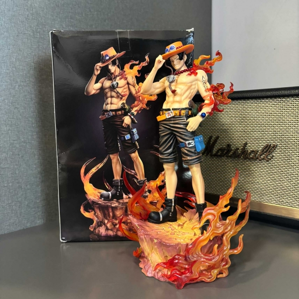 Mô hình Ace cầm nón mẫu mới 24 cm - One Piece