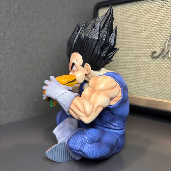 Mô hình Vegeta ăn Hamberger 14 cm - Dragon Ball