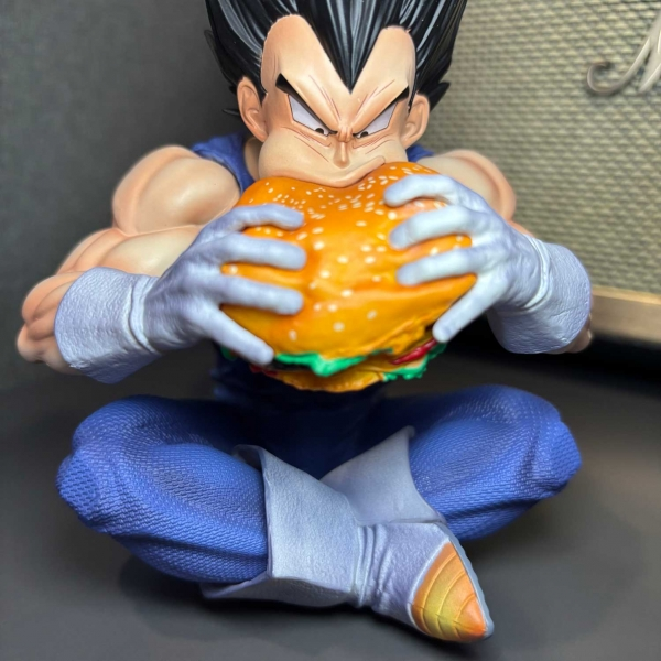 Mô hình Vegeta ăn Hamberger 14 cm - Dragon Ball